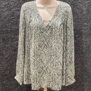 NY Collection V-Neck Flowy Blouse - M